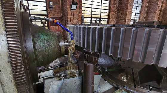 Het Grote de Grootte ZG42CrMo van Ring Rough Gear Teeth Milling van het transmissietoestel Doven