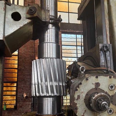 Precisie CNC bewerkte schuine tandwielas voor krachtoverbrenging